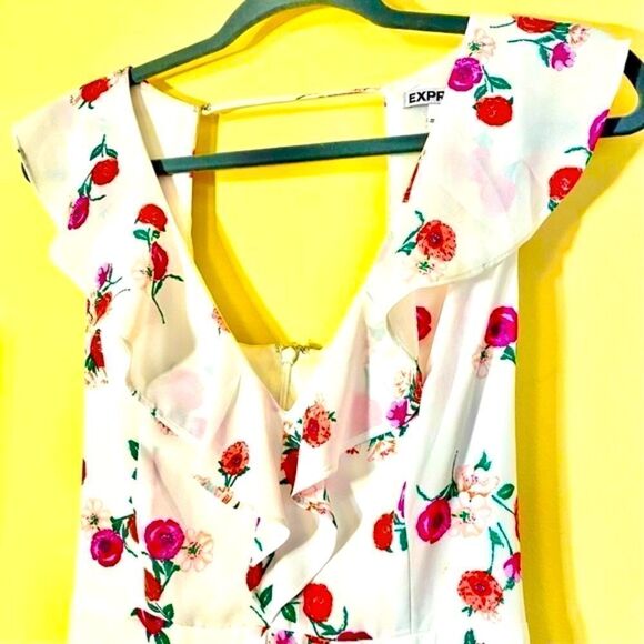 EXPRESS ASYMMETRICAL HEM V-NECK RUFFLED SLEEVELESS CHIFFON DRESS 8 NWT - Picture 10 of 12